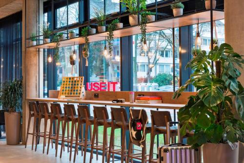 Moxy Duesseldorf South - image 13
