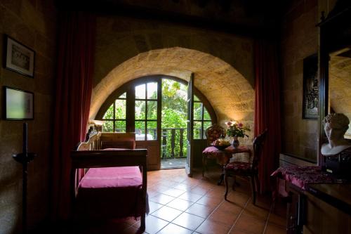 S.Nikolis' Historic Boutique Hotel - image 11