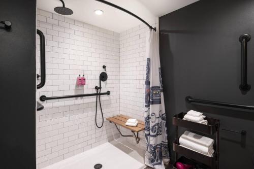 MOXY Memphis Downtown MOXY Memphis Downtown