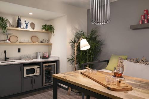 MOXY Memphis Downtown MOXY Memphis Downtown