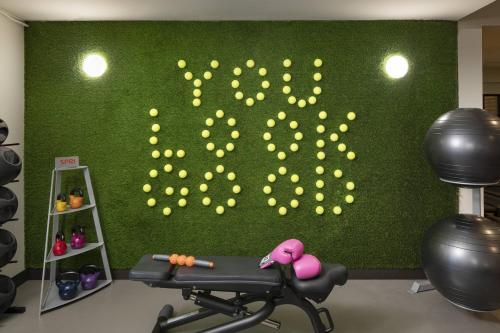 MOXY Memphis Downtown MOXY Memphis Downtown