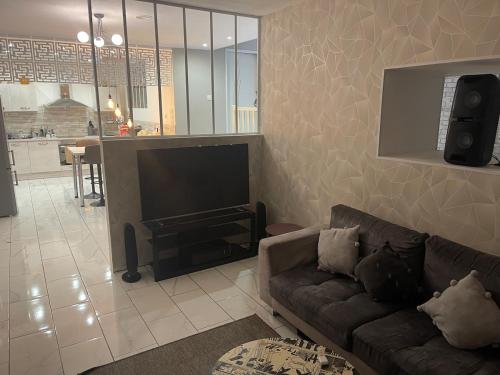 Maison appartement cosy au centre-ville in 呂克瑟伊萊班