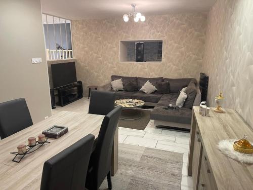 Maison appartement cosy au centre-ville in 呂克瑟伊萊班