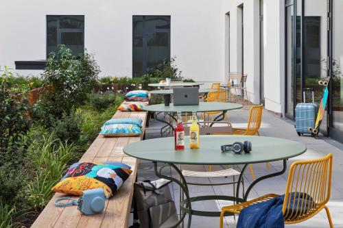 Moxy Hamburg City - image 11