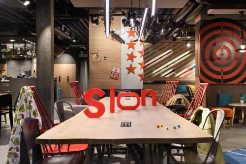 Moxy Sion - image 10