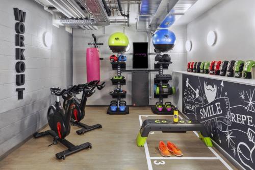 Moxy Lausanne City - image 9