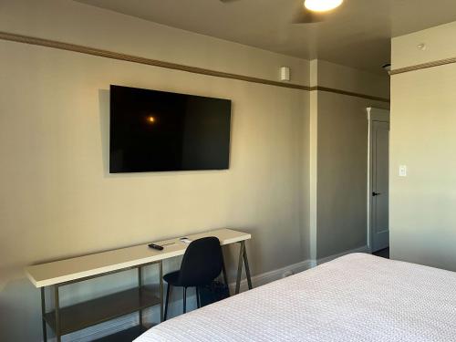 Double Room with Two Double Beds - Non-Smoking image 4