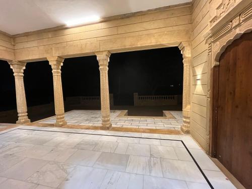 The golden home stay in ฆูรี