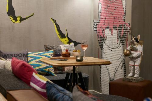 Moxy Patra Marina - image 13