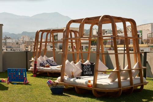 Létesítmények, Moxy Patra Marina in Pátra