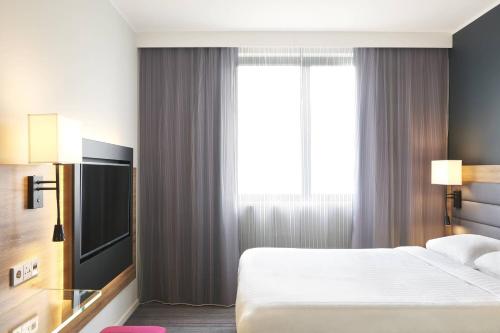 room detail thumbnail 1