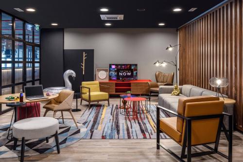 Moxy Lisboa Oriente - image 9
