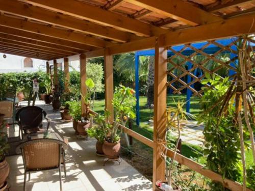 Giannis Private Villa, With Garden - Tap to explore photos