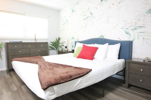 Stylish Nordic Stay, Walk To Hospital & Beaches in Arlington Park