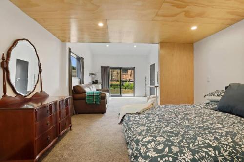 Apartment image 8