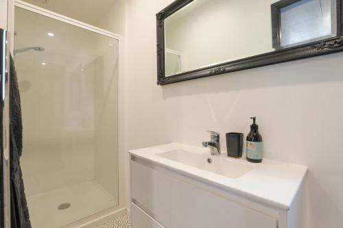 Apartment image 5