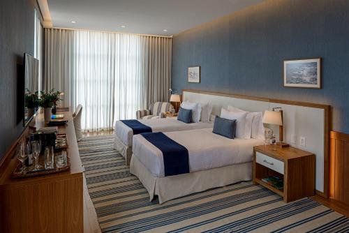 2 twin beds