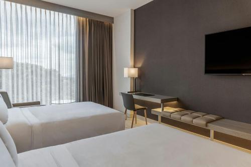 630186761 AC Hotel San Jose Airport Belen
