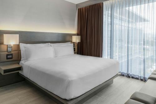 630186780 AC Hotel San Jose Airport Belen