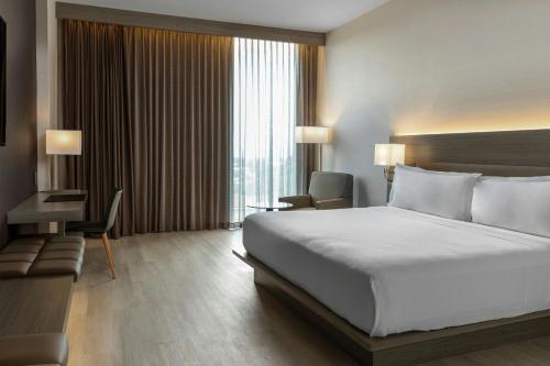 630186787 AC Hotel San Jose Airport Belen