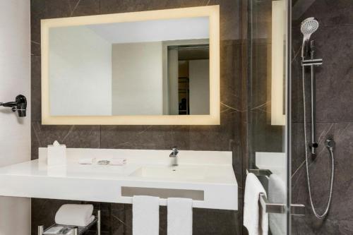 630186799 AC Hotel San Jose Airport Belen