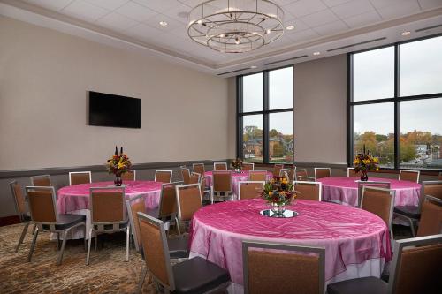 The Merrill Hotel & Conference Center Muscatine a Tribute Portfolio Hotel - image 10