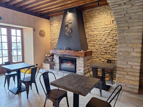 FraTern'Elle - Taverne & Chambres d'Hôtes (FraTern'Elle - Taverne & Chambres d'Hotes) in Château-Chalon