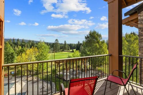 Cowboy Inspired 2BR with Panoramic Views and Hot Tub