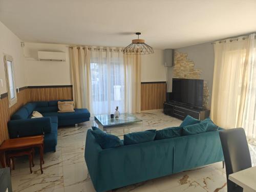 Villa luxe 5 chambres piscine jacuzzi homegym near l'Aube Rouge