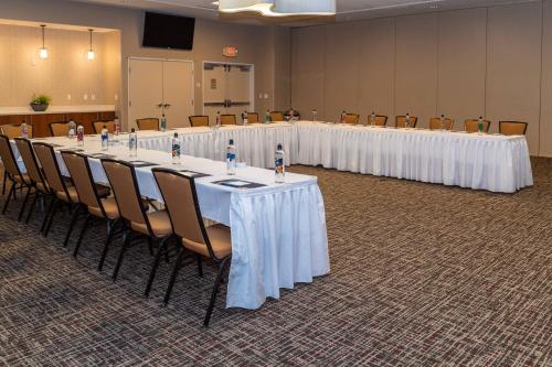 SpringHill Suites by Marriott Houston Baytown - image 14