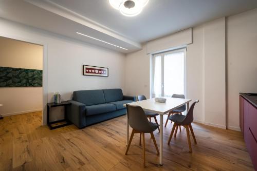 Modern Red Flat in Verona, Verona (Foto 3)