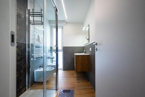 Modern Red Flat in Verona, Verona (Foto 7)