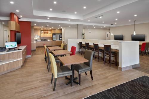 Előcsarnok, TownePlace Suites by Marriott Edmonton Sherwood Park in Sherwood Park