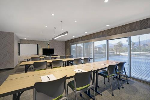 SpringHill Suites by Marriott Palm Desert - 회의실/연회장