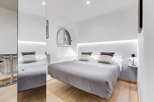 Colosseum Charming Suite monti district with jacuzzi, Roma (foto 8)