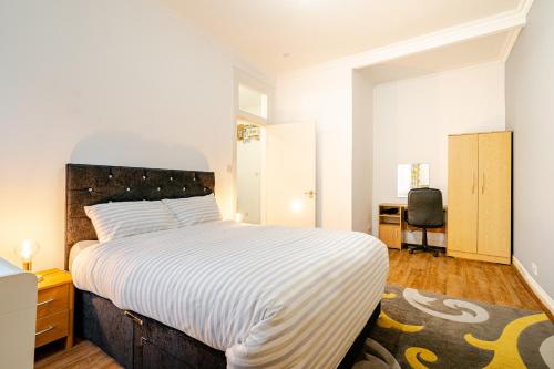 Newly Furnished Flat 4 Minutes Walk To Metro, Glasgow (foto 8)