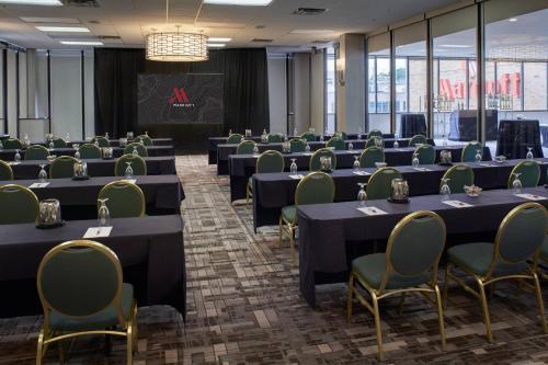 Marriott East Lansing at University Place - image 9