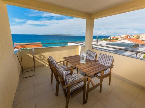 Skats, Apartments Cikac II - modern apartments by the beach in Kolan