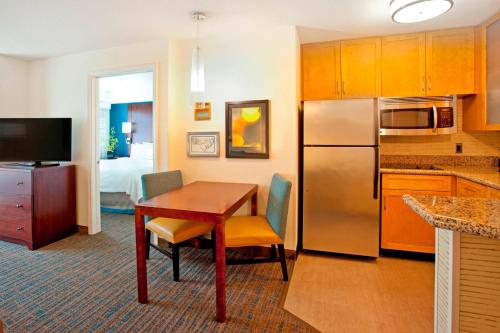 Residence Inn by Marriott Portland Airport at Cascade Station - image 9