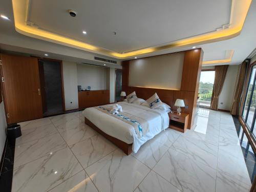 Royal International Hotel & Mall in Georgetown