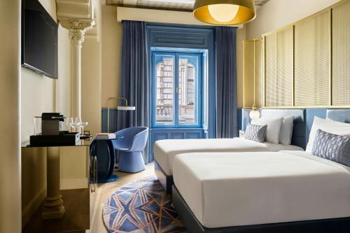room detail thumbnail 1