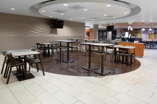SpringHill Suites Cincinnati North Forest Park - image 2
