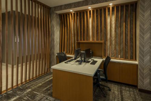 SpringHill Suites by Marriott Reno - image 2