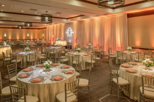 Fullerton Marriott at California State University - image 12