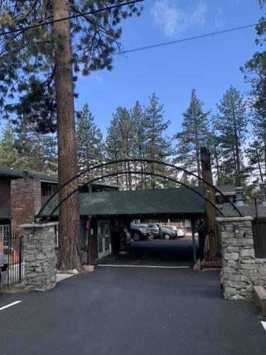 Avalon Lodge South Lake Tahoe - 출입구