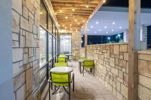 SpringHill Suites by Marriott Dallas McKinney - image 14