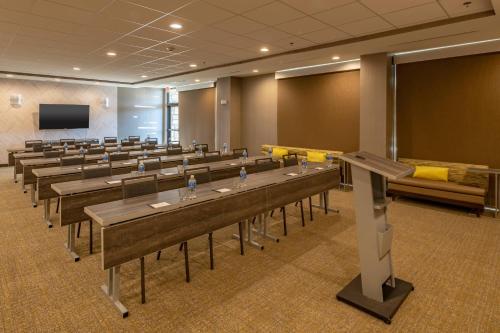 SpringHill Suites by Marriott Dallas McKinney - image 4