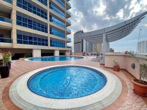 Studio near beach and Metro in Dubai Marina Z1003, Dubai (Foto 2)