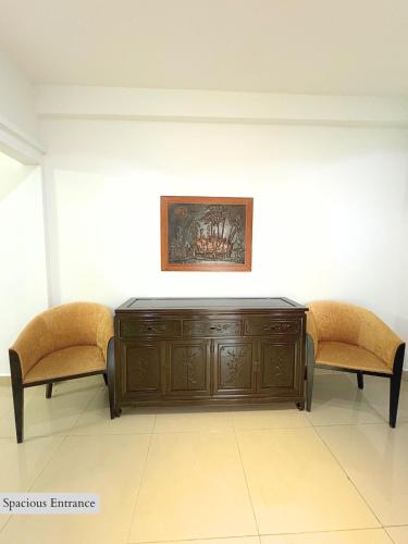 Spacious 5 Bedroom Double Storey House - image 10