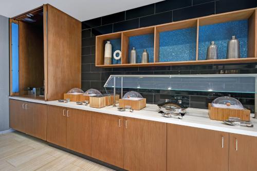 SpringHill Suites by Marriott St. Paul Arden Hills - image 12